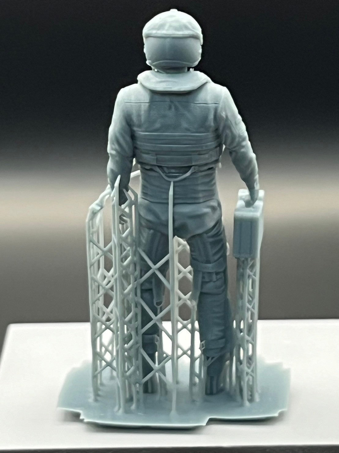 1/32 Tornado fighter pilot