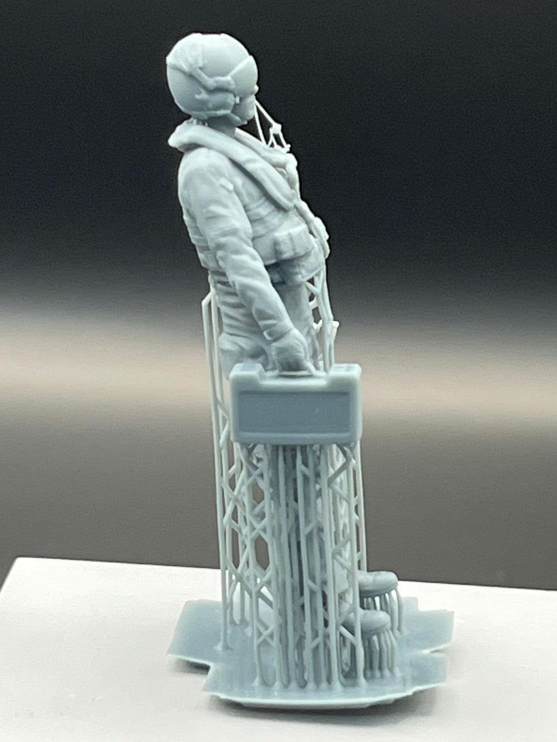 1/32 Tornado fighter pilot