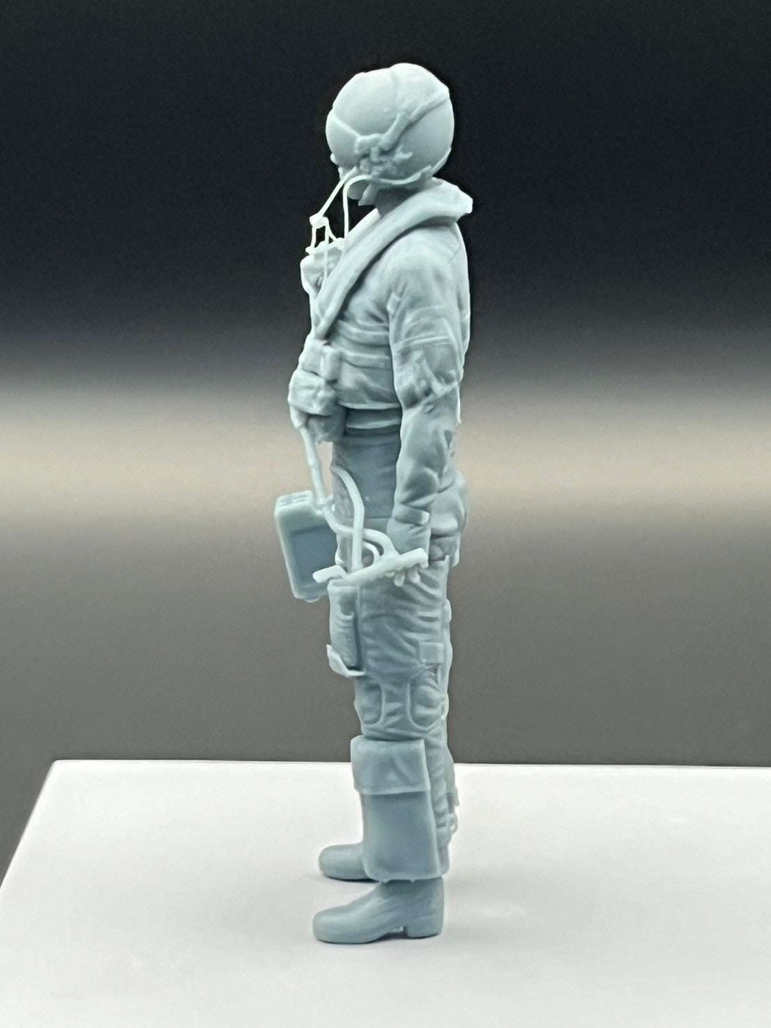1/32 Tornado fighter pilot