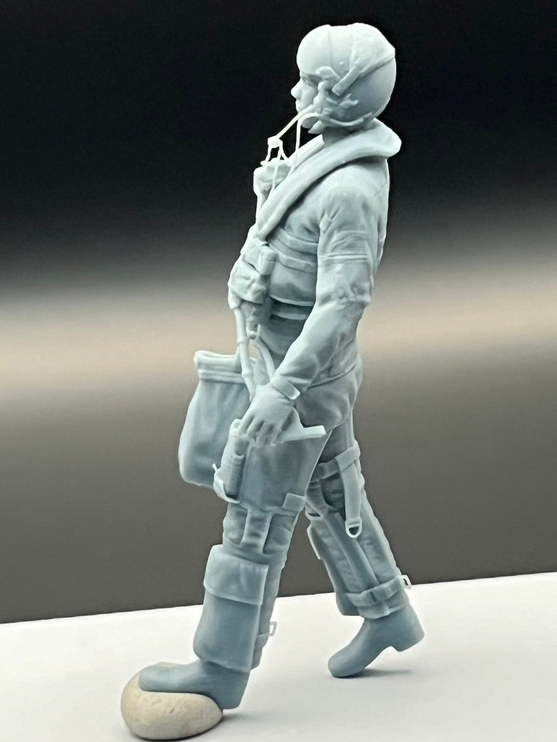 1/32 Tornado fighter pilot