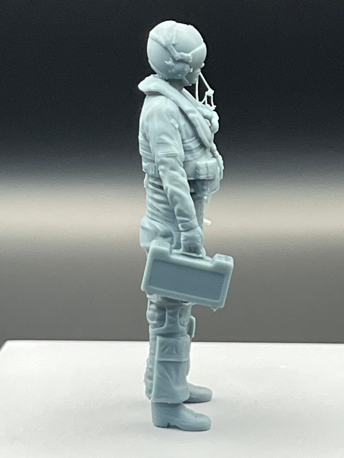 1/32 Tornado fighter pilot