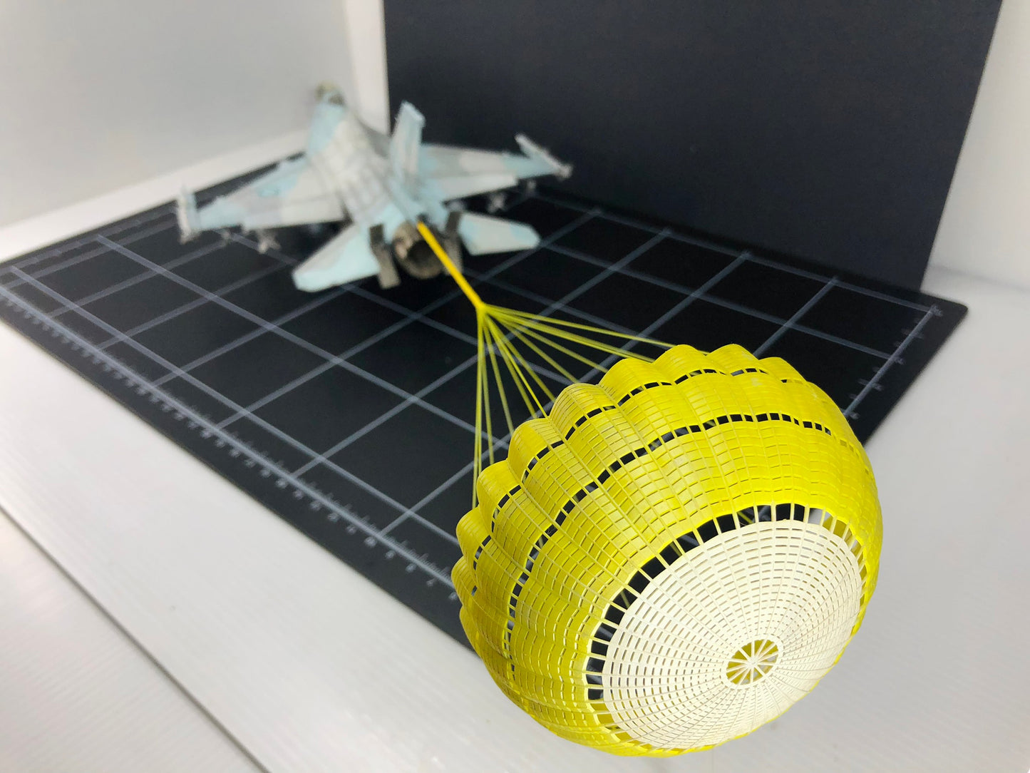 F-16 parachute