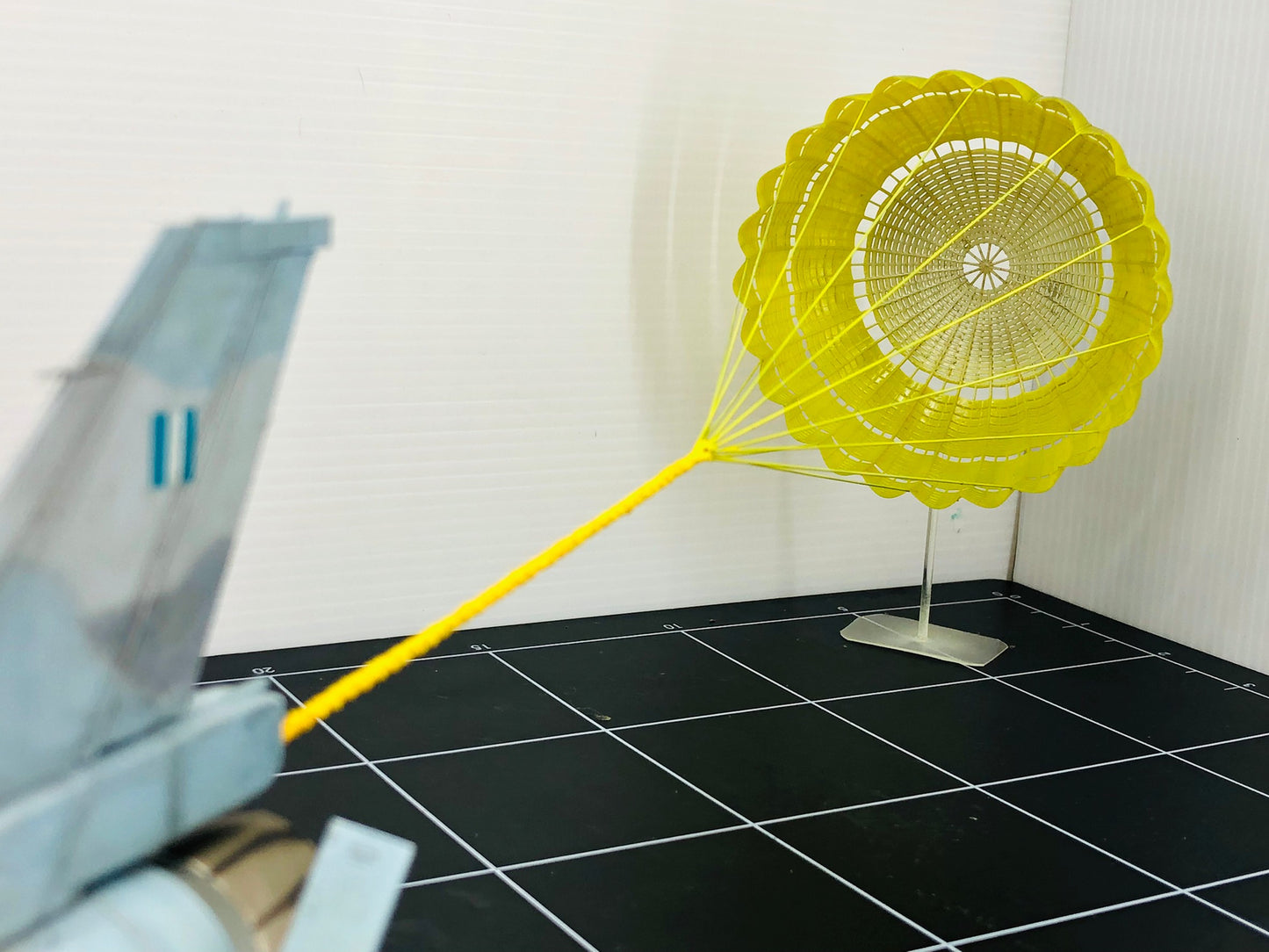 F-16 parachute