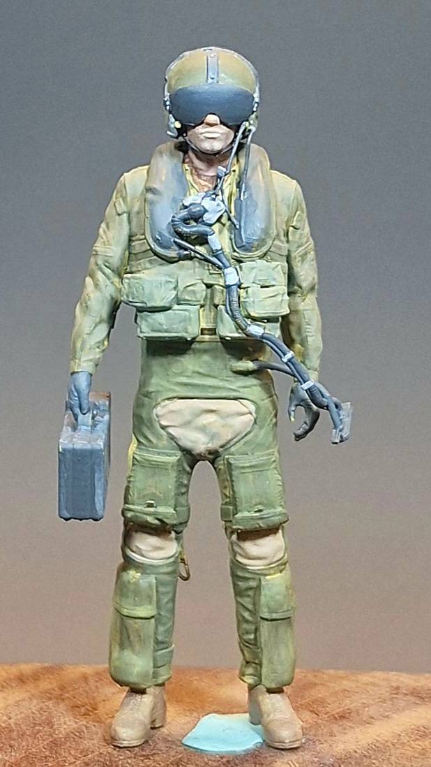 1/32 Tornado fighter pilot