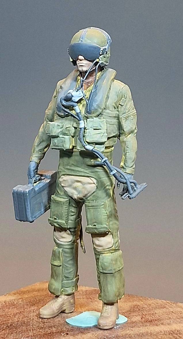 1/32 Tornado fighter pilot