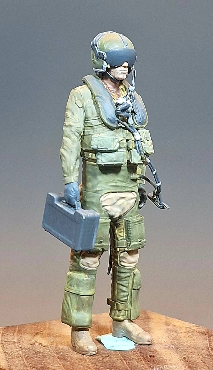 1/32 Tornado fighter pilot