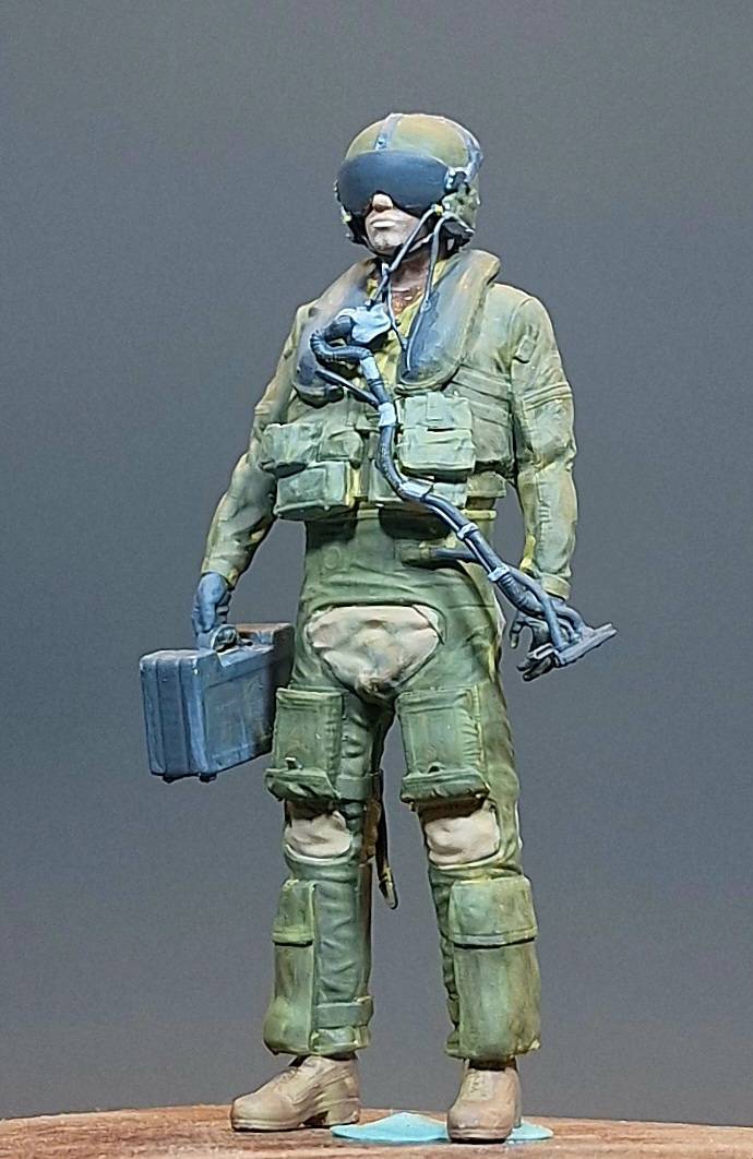 1/32 Tornado fighter pilot