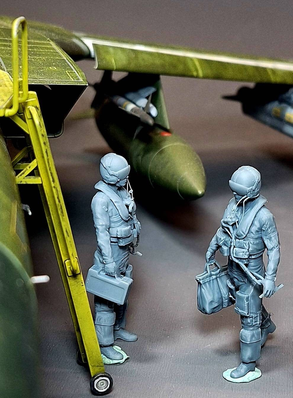 1/32 Tornado fighter pilot