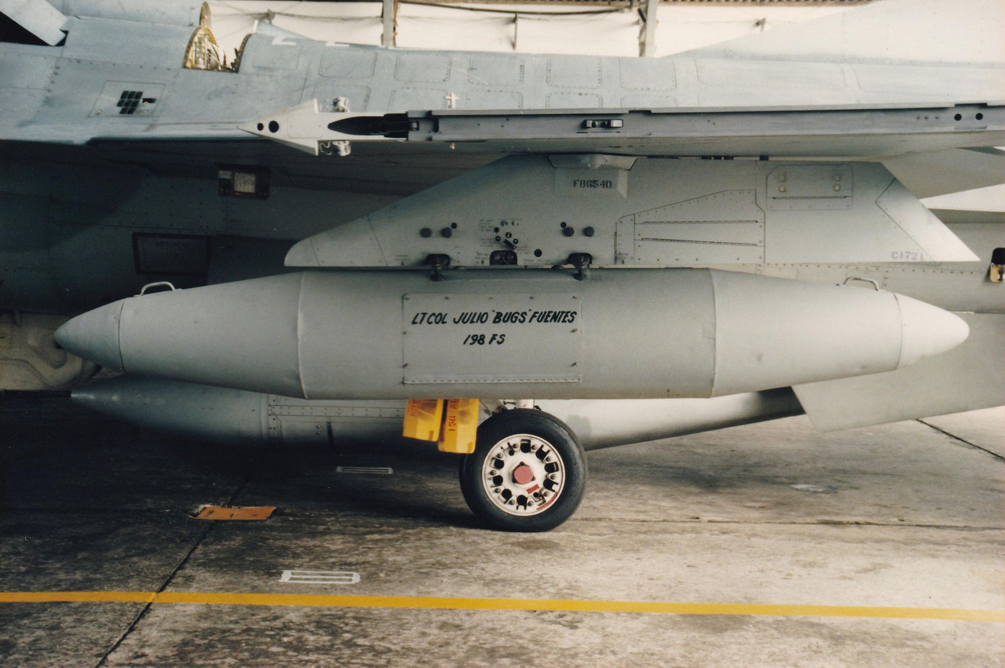 F-16A/B fuel tank pylon